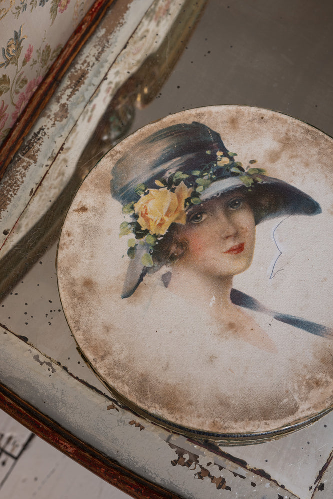Vintage 1920s chocolate box