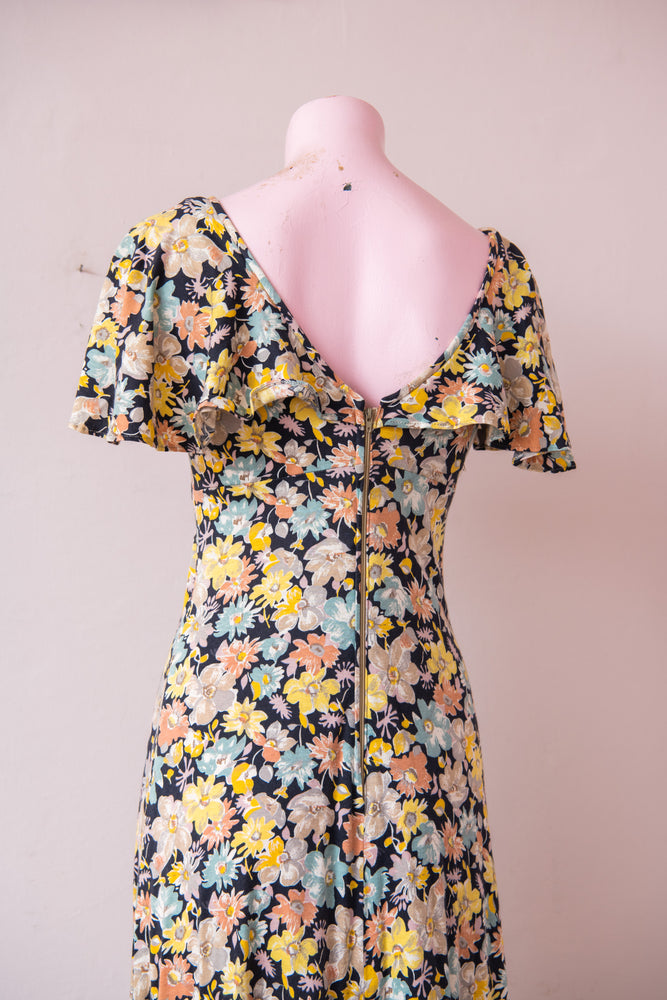 Vintage floral 70s jersey dress