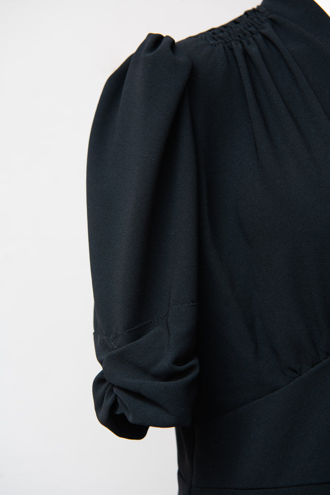 Black crepe midi Marilyn sample