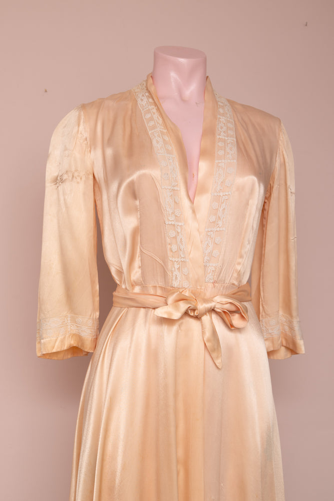 Vintage silk/satin 1930s peach dressing gown