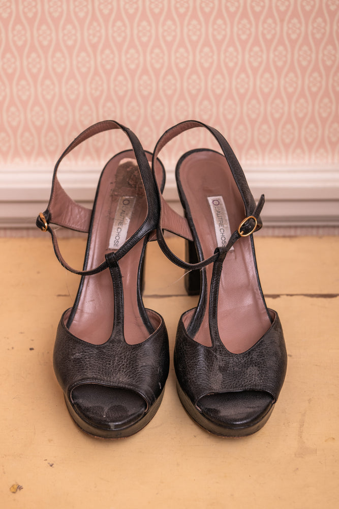 Vintage black S and Les Shoes