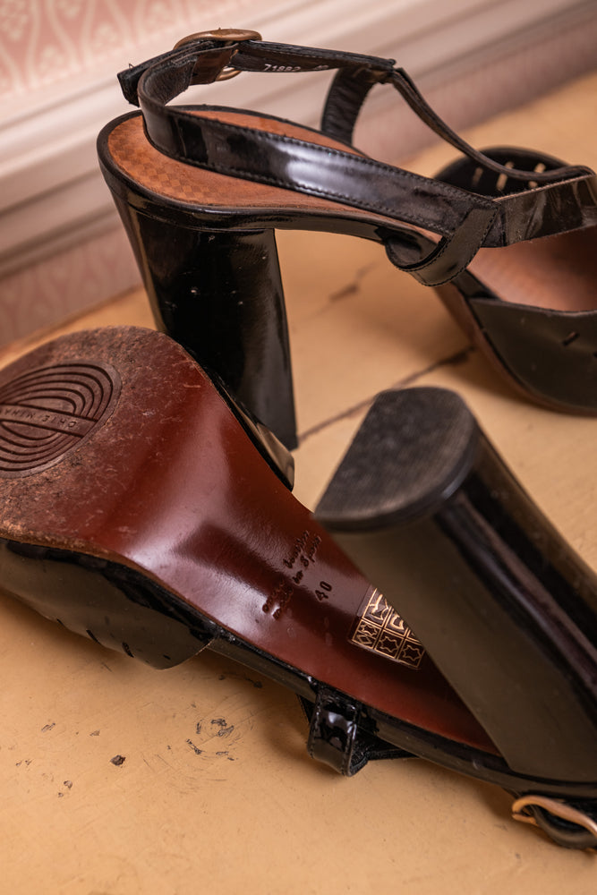 Vintage chie mahara black patent shoes