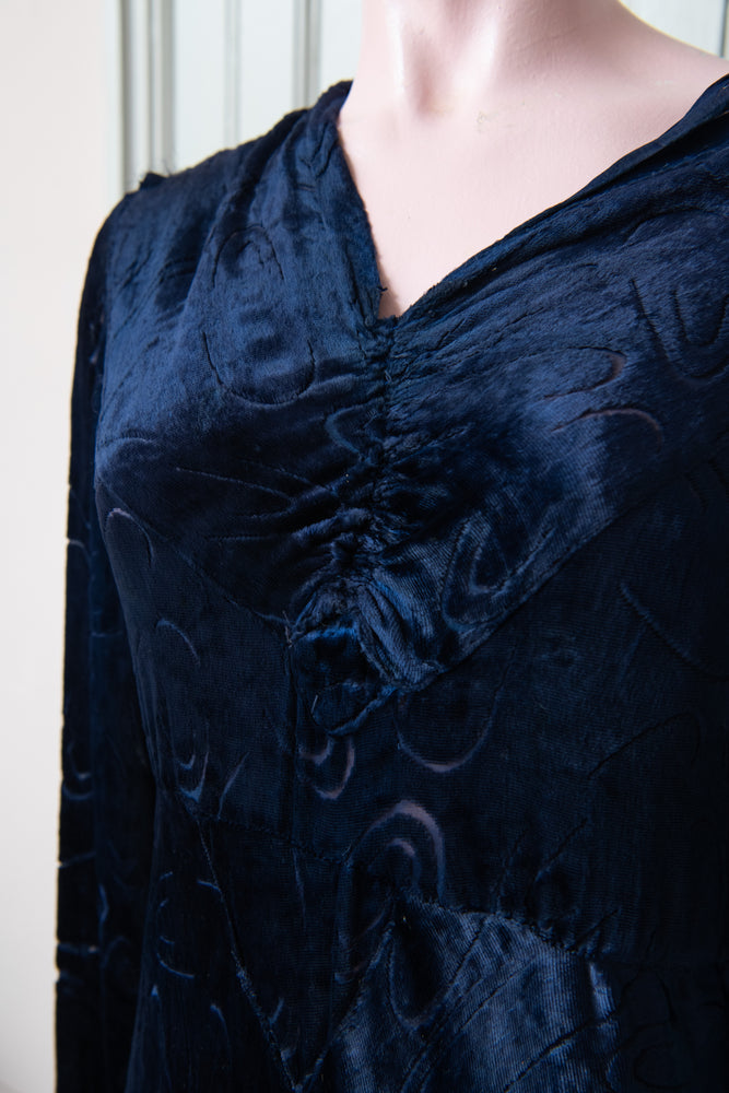 Vintage blue velvet knee length dress pearllowe Vintage blue velvet knee length dress pearllowe