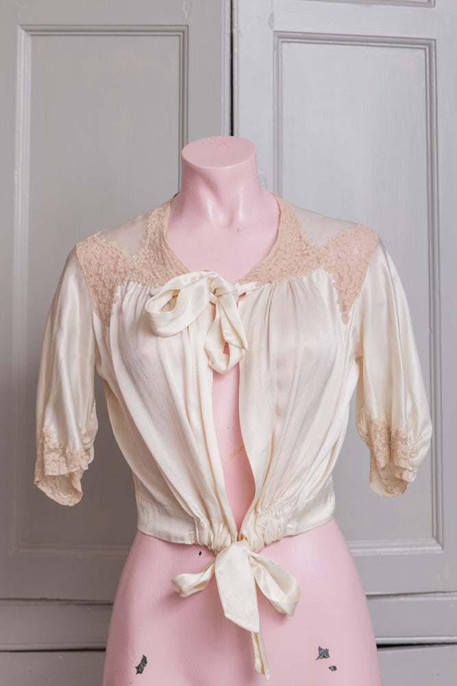 Vintage Ivory silk and lace top