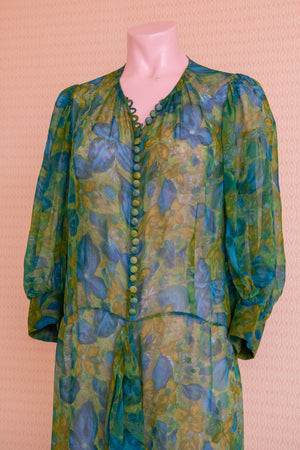 Original 1920s/30s green chiffon dress with covered buttons