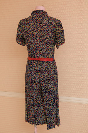 Original 1940s floral cotton short suit with red suede belt