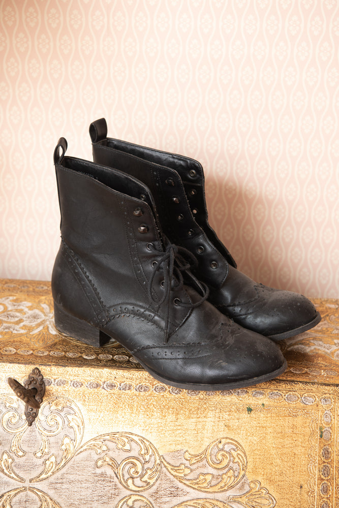 Child's ankle lace up boots