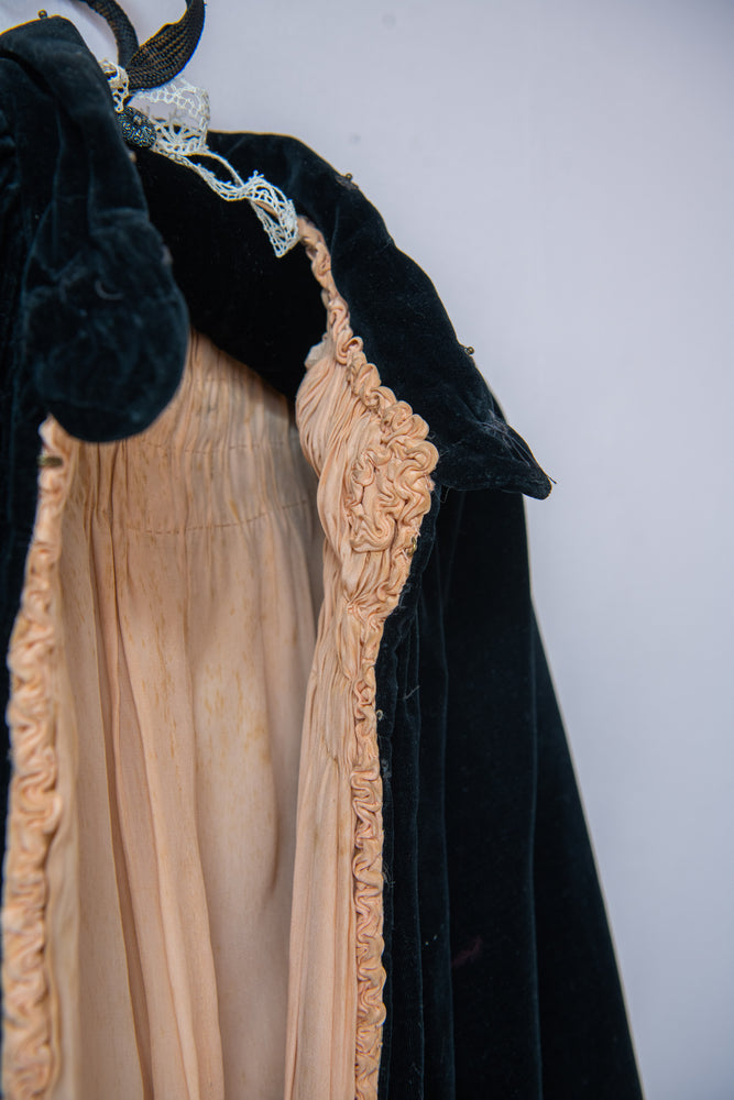 Antique 1920s velvet opera coat pearllowe