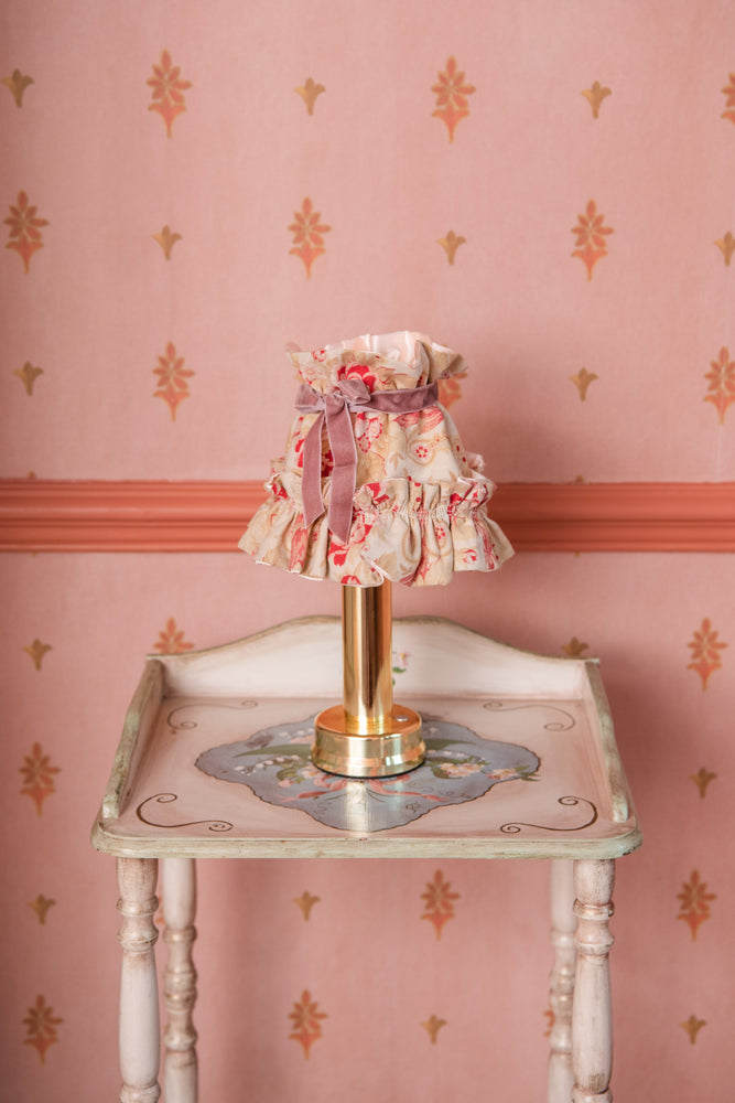 Rechargeable lamp shade top