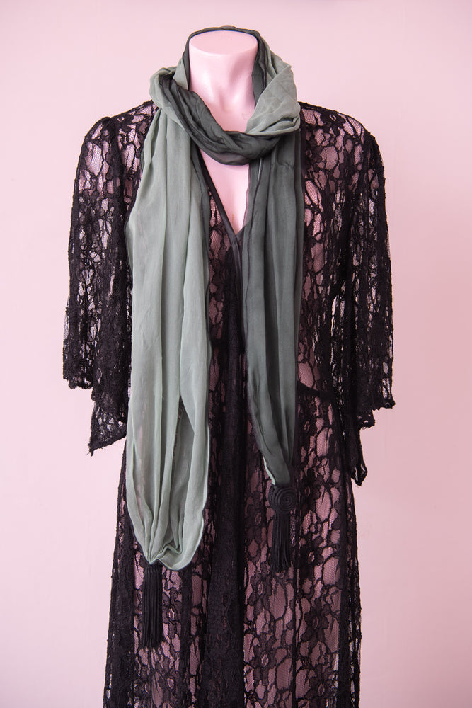 Long green two tone scarf with black tassels pearllowe